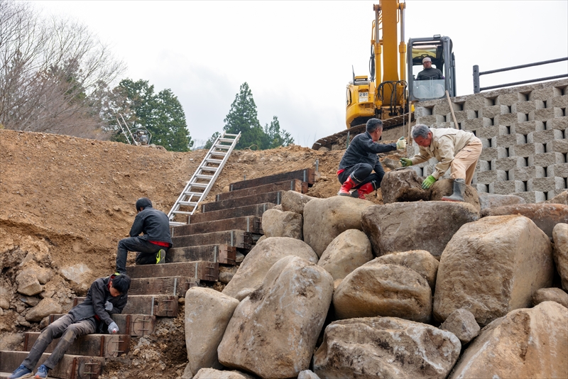 間知ブロック積工・玉石積工・型枠工なら岐阜県関市の株式会社鈴木建設